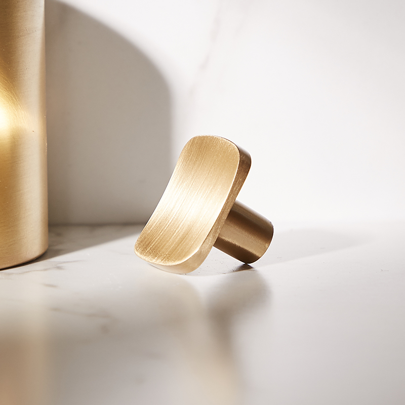 キッチン家具用の真ちゅう製キャビネット,引き出し,家具,クロ - Drawer Pull Gold のレビューと価格